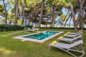 Villamar - Stunning Beachfront Villa with Private Pool